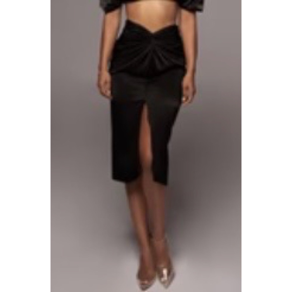 Jluxlabel Black “special moments skirt” size small #136 NWT